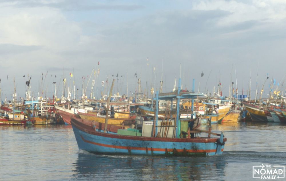 mirissa bateau enfant sri lanka